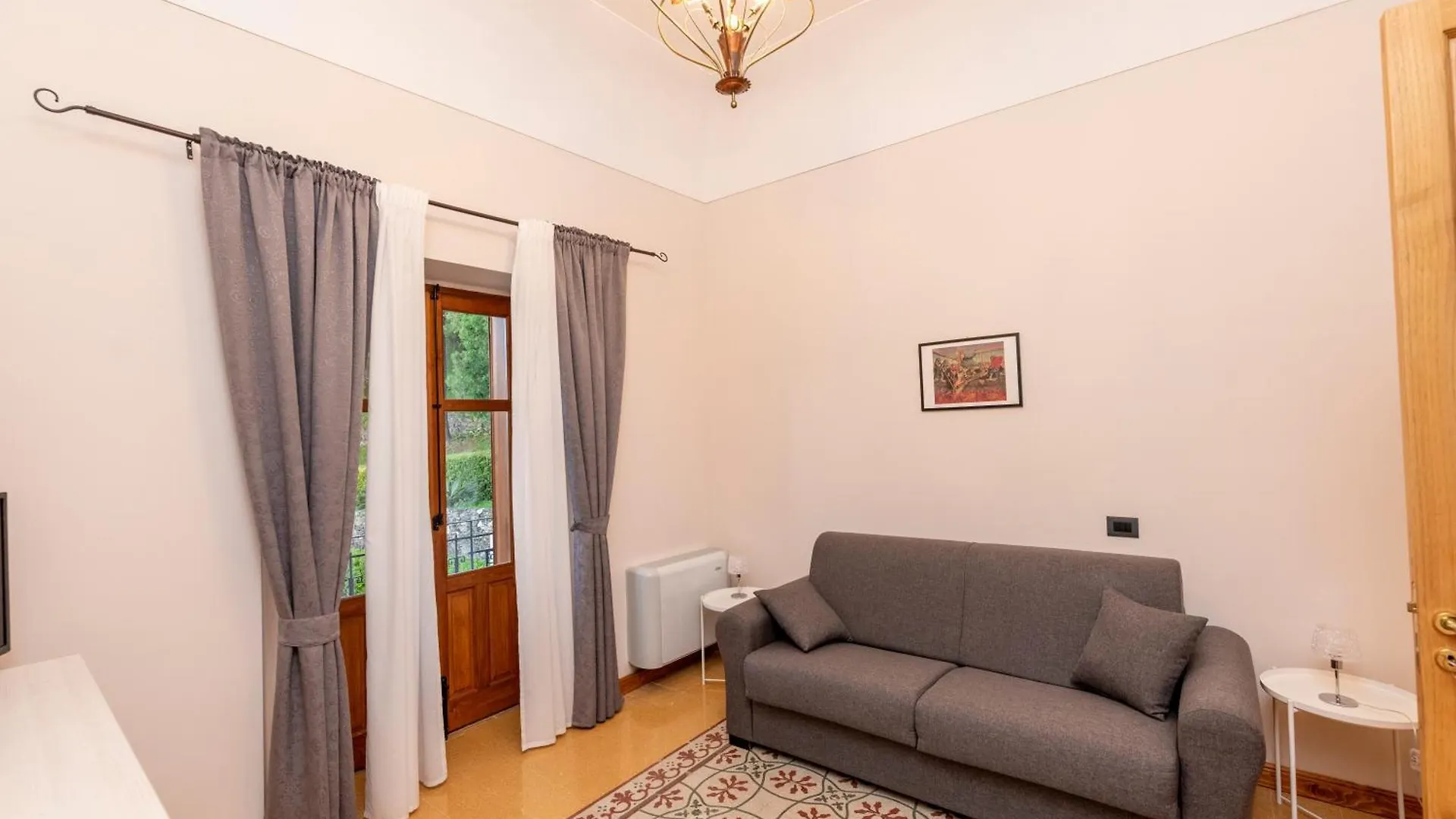 Alloggio per agriturismo Villa Tecla Capri Leone